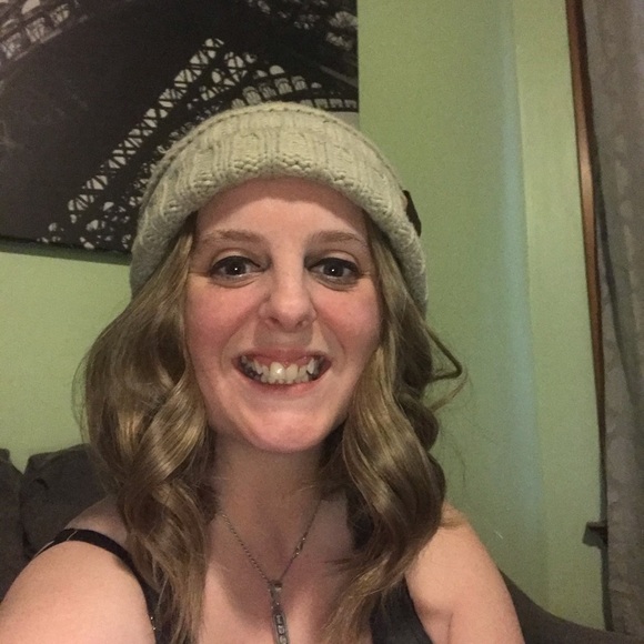 Meet your Posher, Kelly - Picture 1 of 2